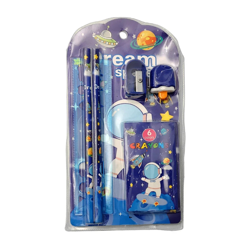 [GD] Stationery set with 2 wooden pencils, a ruler, a sharpener, a box with 6 mini crayons and a mini eraser with